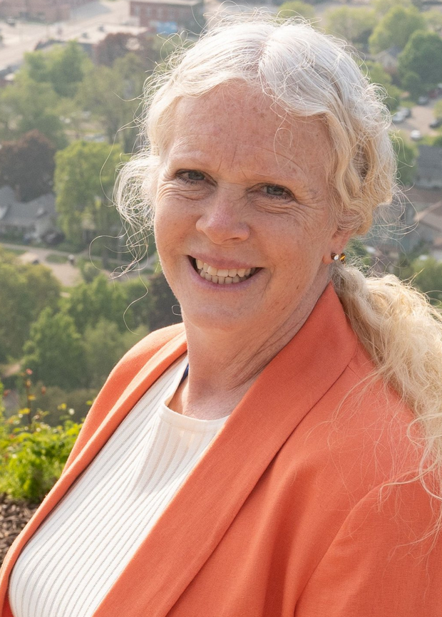 Photo of Heather Arndt