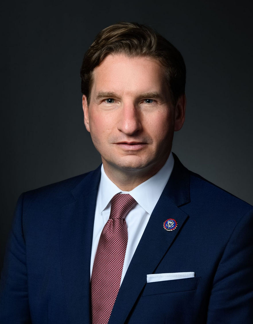 Photo of Dean Phillips